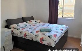 Dana-Private Room In 3-Bedroom Apartment 2